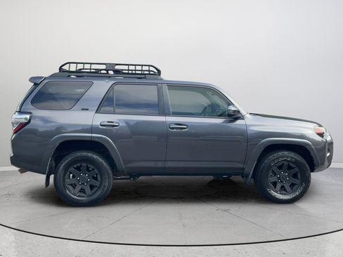Used 2016 Toyota 4Runner SR5 AWD/4WD image 6