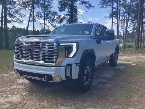 New 2026 GMC Sierra 2500 Denali w/ Denali Reserve Package AWD/4WD image 1