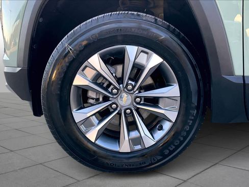 Certified 2025 Chevrolet Equinox LT image 9