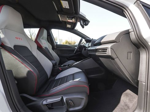 Used 2024 Volkswagen GTI Autobahn image 40