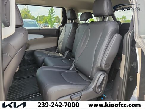 New 2026 Kia Carnival EX FWD image 12