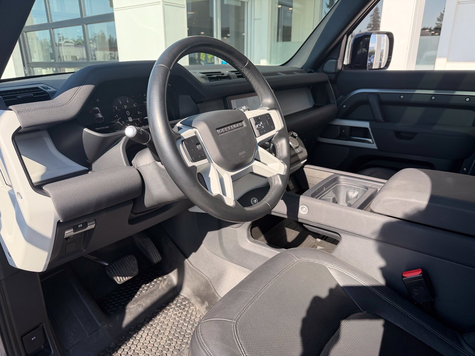 Used 2023 Land Rover Defender 110 SE AWD/4WD image 14