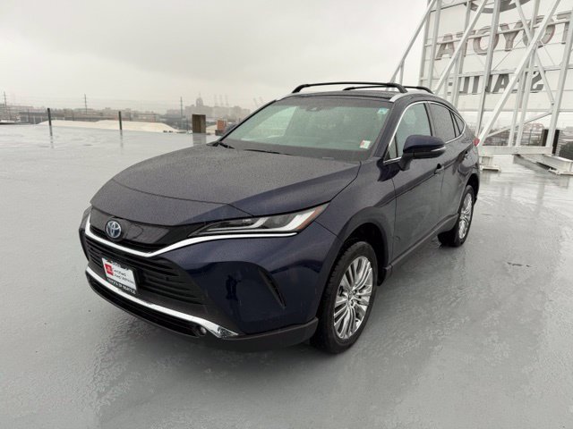 Certified 2024 Toyota Venza XLE AWD/4WD image 11