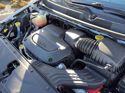 Used 2022 Chrysler Pacifica Touring-L image 27