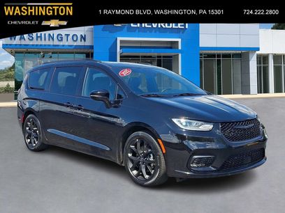 Used 2025 Chrysler Pacifica Limited