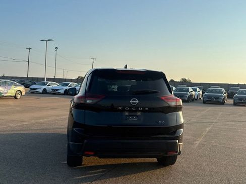 Certified 2024 Nissan Rogue SV FWD image 19