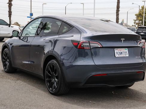 Used 2023 Tesla Model Y AWD image 9