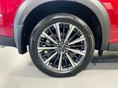 New 2026 Nissan Pathfinder Platinum FWD image 14