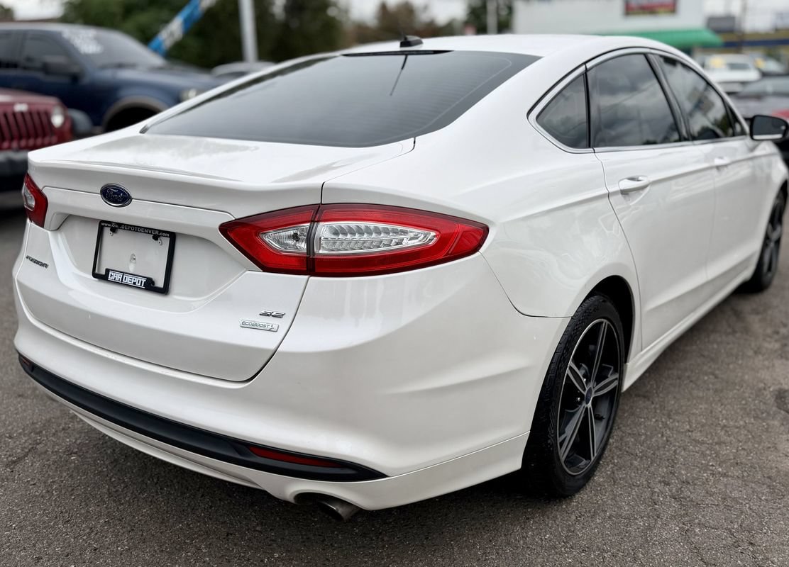 Used 2015 Ford Fusion SE w/ Equipment Group 202A FWD image 3