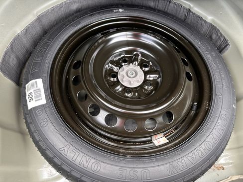 Used 2023 Toyota Camry LE image 28