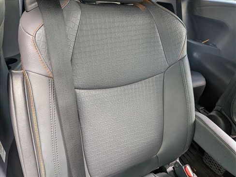 Used 2022 Toyota Sienna XSE FWD image 20