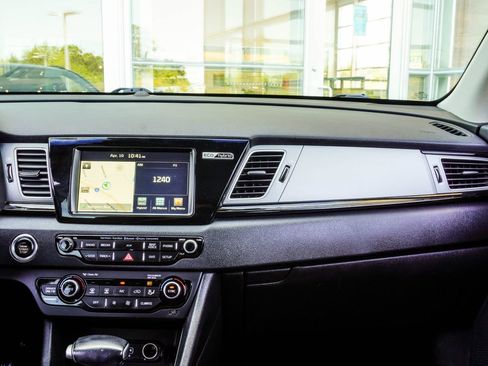 Used 2018 Kia Niro EX w/ EX Touring Graphite Edition FWD image 18