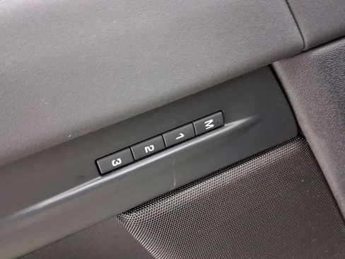 Used 2025 Land Rover Range Rover Evoque S image 21