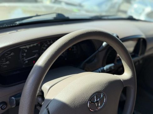 Used 2005 Toyota Sequoia SR5 RWD image 79