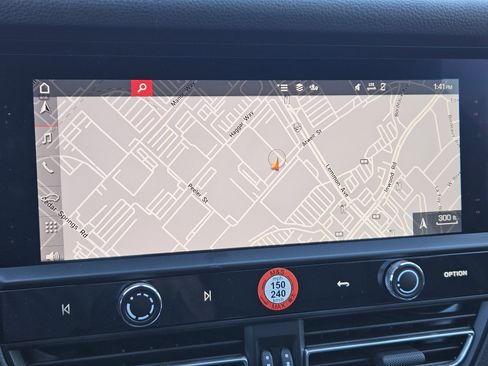 Certified 2026 Porsche Macan image 17