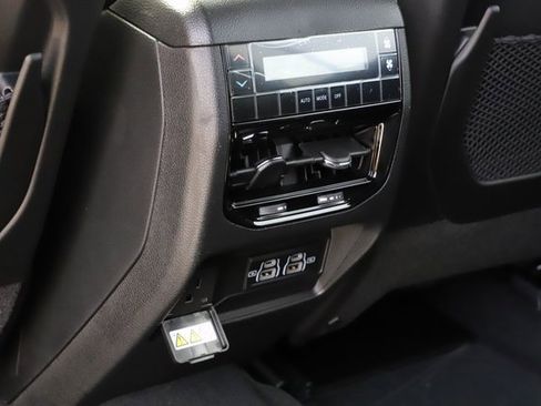 New 2025 Jeep Grand Cherokee L Laredo image 18