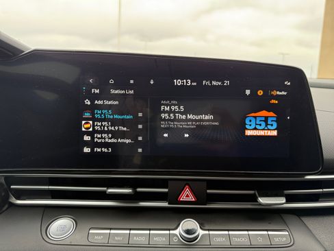 Certified 2023 Hyundai Elantra Limited image 12