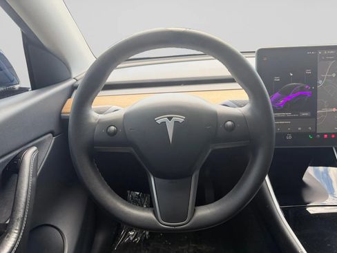 Used 2020 Tesla Model Y Long Range image 17