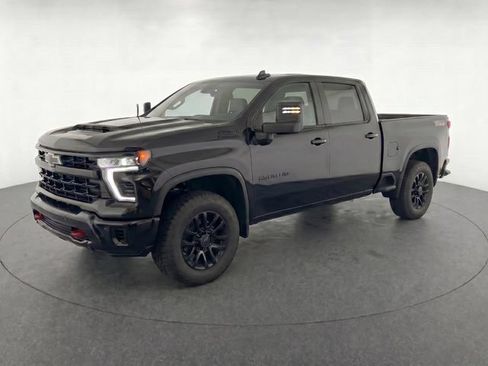Used 2025 Chevrolet Silverado 2500 LTZ w/ LTZ Plus Package AWD/4WD image 3