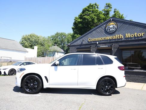 Used 2021 BMW X5 xDrive40i w/ M Sport Package AWD/4WD image 4