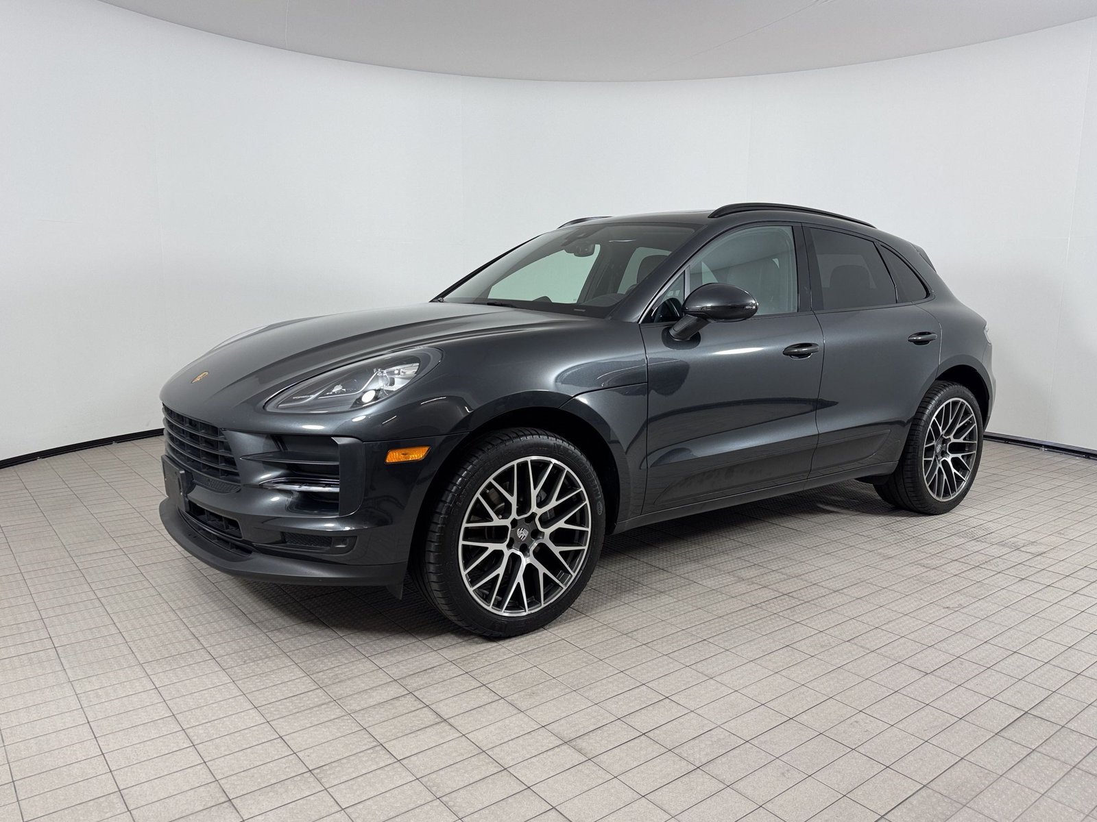 Certified 2020 Porsche Macan AWD/4WD image 1