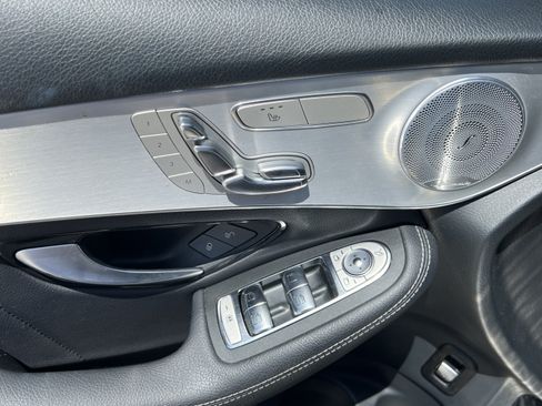 Used 2020 Mercedes-Benz GLC 300 image 23