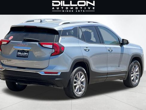 Used 2024 GMC Terrain SLT AWD/4WD image 4