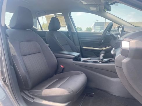 Used 2024 Nissan Altima 2.5 SV FWD image 30