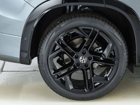 New 2026 Volkswagen Tiguan SE R-Line image 52