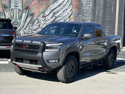 Used 2025 Nissan Frontier PRO-4X w/ Pro Convenience Package image 7