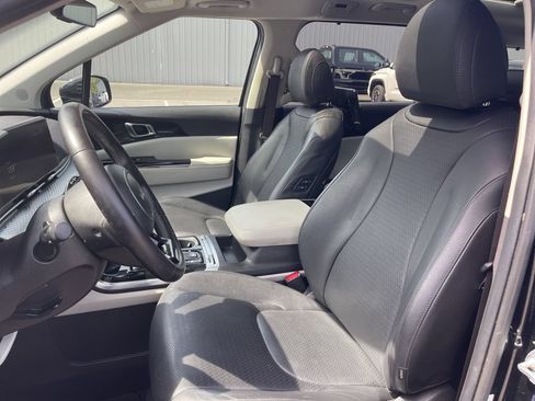 Used 2024 Kia Carnival SX Prestige FWD image 20