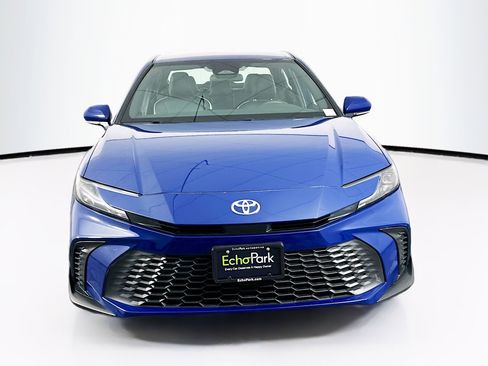 Used 2025 Toyota Camry SE image 2