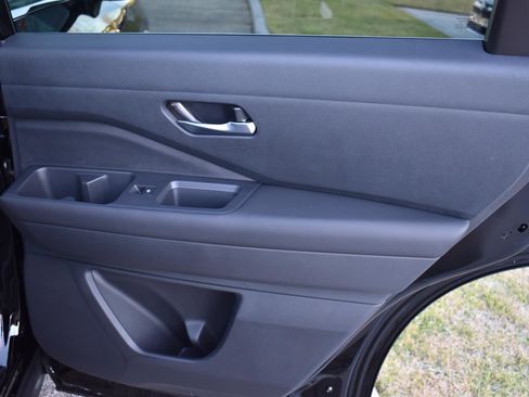 New 2026 Nissan Pathfinder SL image 57