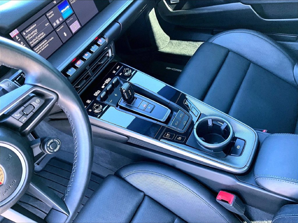 Certified 2020 Porsche 911 Carrera RWD image 17