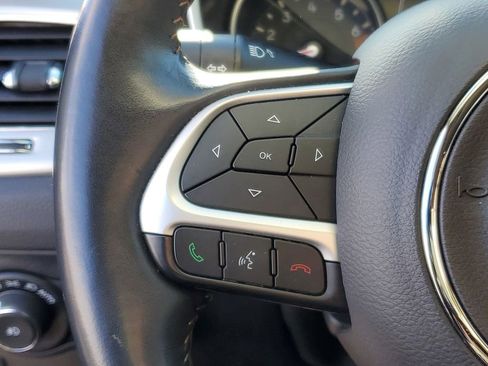 Used 2019 Jeep Compass Latitude w/ Cold Weather Group image 11