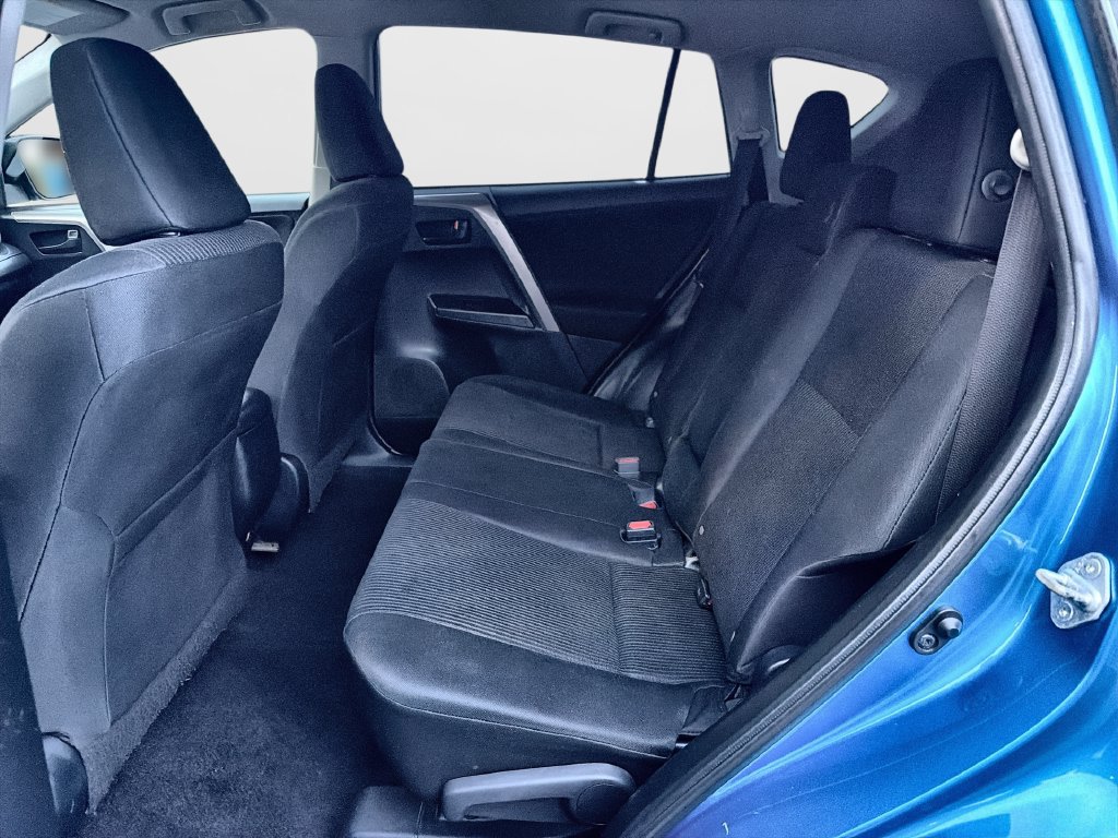 Used 2016 Toyota RAV4 LE FWD image 31