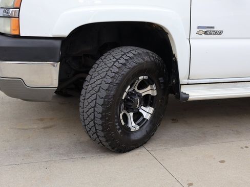 Used 2003 Chevrolet Silverado 2500 LS w/ Skid Plate Package image 38