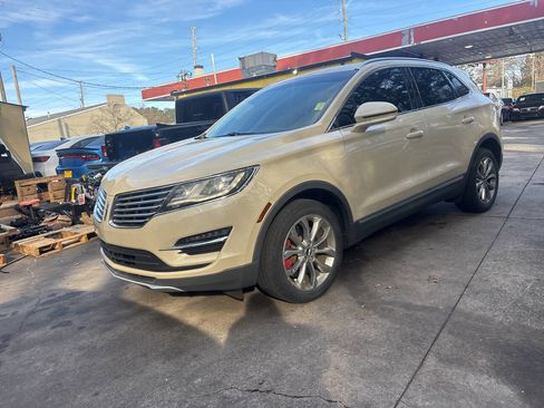 Used 2018 Lincoln MKC Select image 2