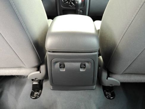Used 2006 Jeep Liberty Sport RWD image 22