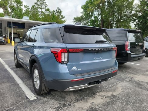 Used 2026 Ford Explorer Active w/ Active Comfort Package RWD image 4