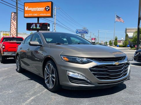 Used 2020 Chevrolet Malibu LT FWD image 2
