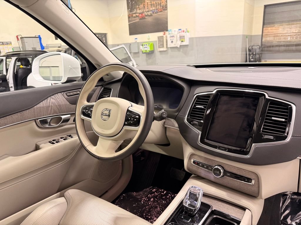 Used 2024 Volvo XC90 B6 Ultimate w/ Protection Package Premier AWD/4WD image 31