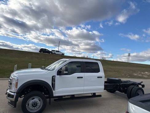 New 2026 Ford F550 4x4 Crew Cab Super Duty image 3