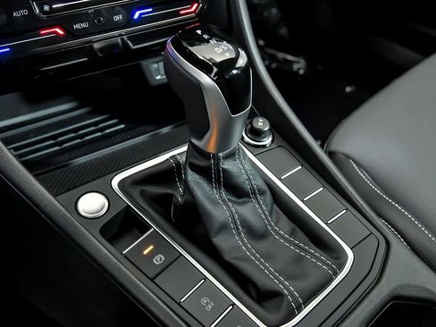 New 2026 Volkswagen Jetta SE FWD image 15