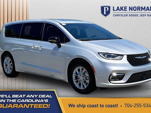 New 2026 Chrysler Pacifica Limited w/ Trailer Tow Group FWD image 1