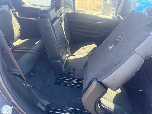 Used 2024 Jeep Grand Cherokee L Altitude AWD/4WD image 59