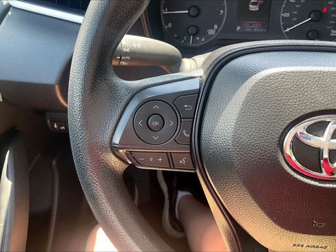 Used 2025 Toyota Corolla LE FWD image 21