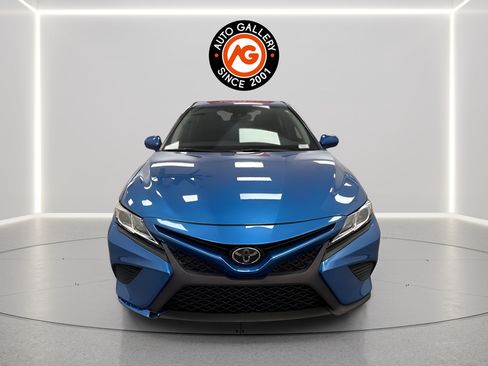 Used 2019 Toyota Camry SE FWD image 8