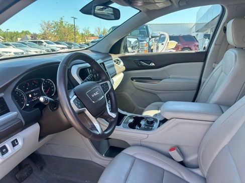 Used 2020 GMC Acadia SLT w/ Trailering Package AWD/4WD image 10