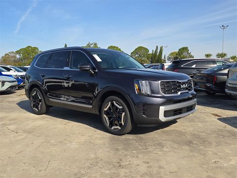 New 2025 Kia Telluride S image 2
